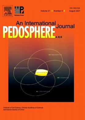 Pedosphere杂志封面